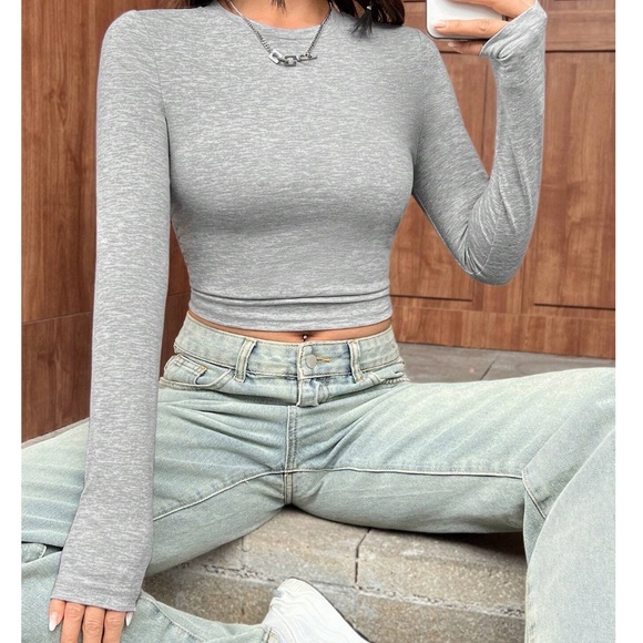 NWT Ruched Crop Tee - Picture 3 of 5